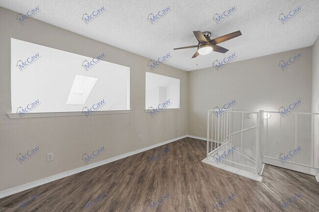 Building Photo - 5590 Spring Valley Rd