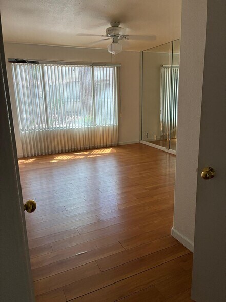 Building Photo - 5150 Mandalay Springs Dr