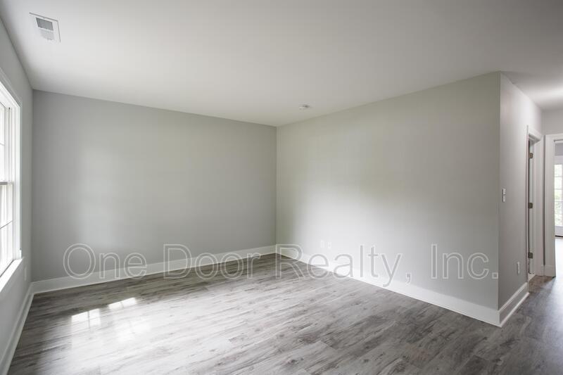 Building Photo - 704 London Company Way