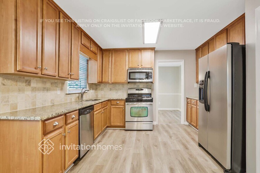 Building Photo - 2073 Kinridge Rd