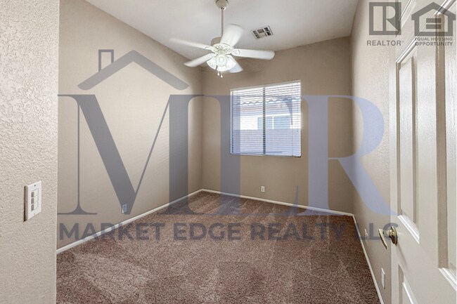 Building Photo - 3Bed/2Bath Home w/3 Car Gar at 59th Ave/Un...