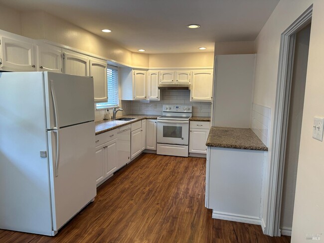 Building Photo - 52 Baca Vista