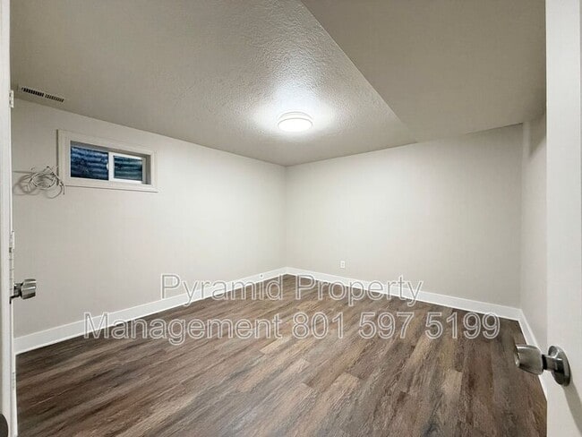 Building Photo - 250 N 360 W