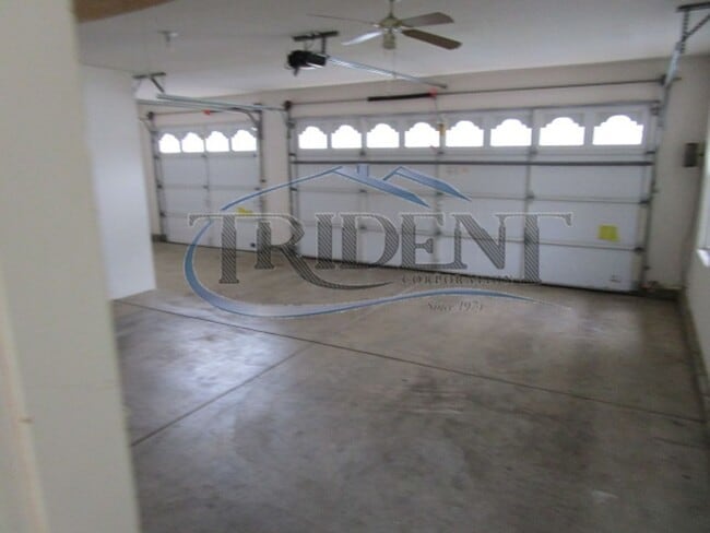 Building Photo - Beautiful Yuba City home on a large lot