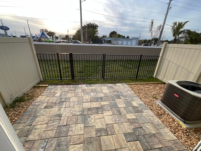 Building Photo - 850 Paddleboard Ct