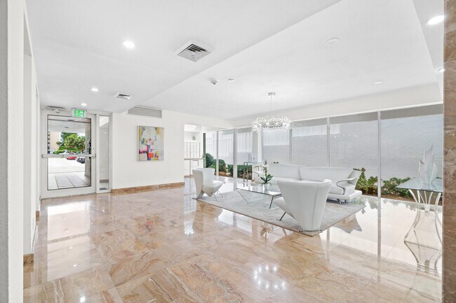 Building Photo - 3580 S Ocean Blvd