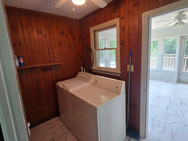 Laundry room with washer and dryer! - 507 Robinson Dr