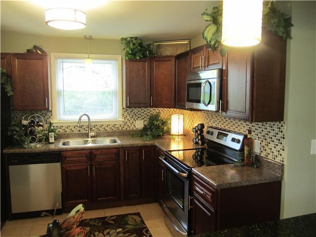 Building Photo - Charming 2 Bed, 1 Bath Nashville Rental - ...