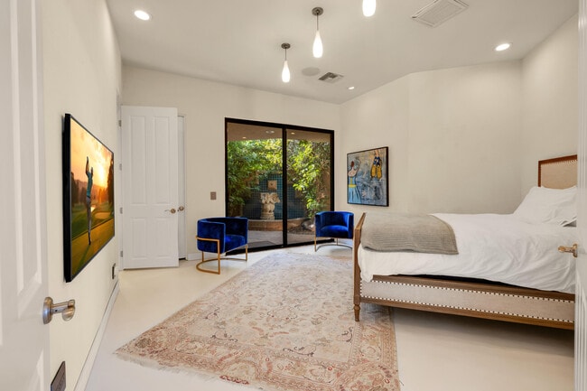 Building Photo - 76895 Avenida Fernando