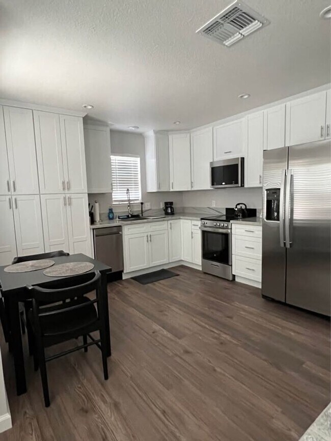 Building Photo - REDUCED!!!