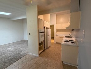 Building Photo - 540 Oakdale Ln
