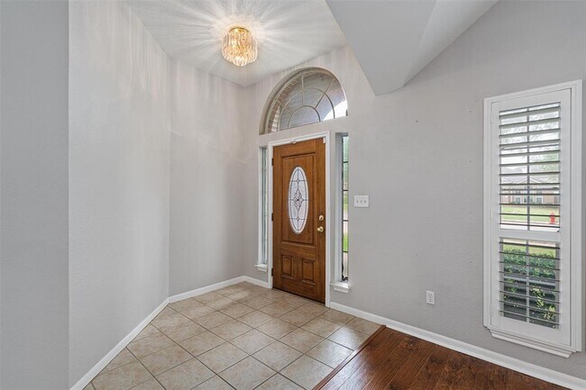 Building Photo - 901 Cashew Ln