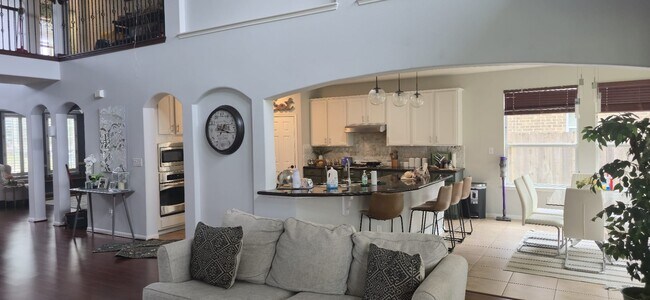 Building Photo - 8153 Tranquil Lake Way
