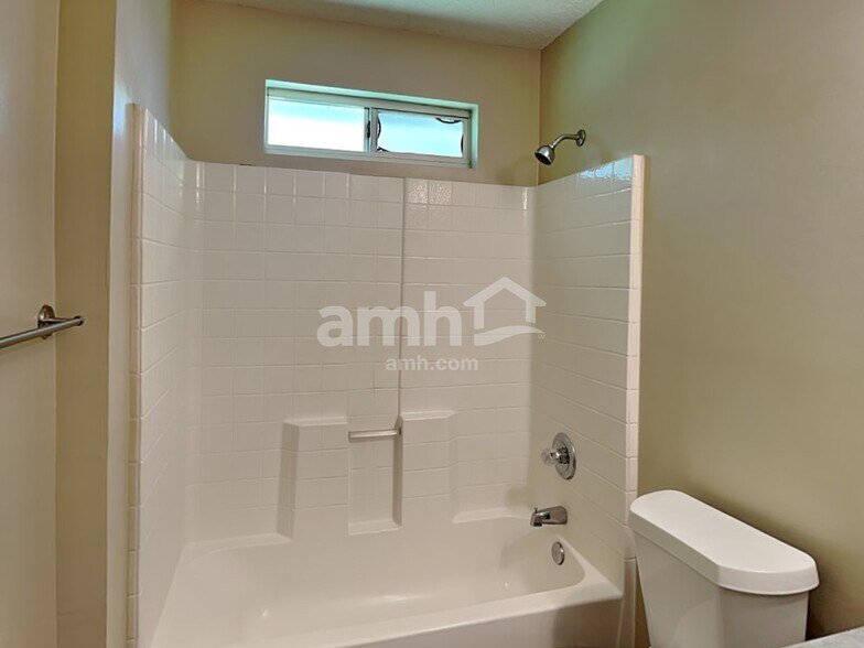 Building Photo - 8745 Edgebrook Ct