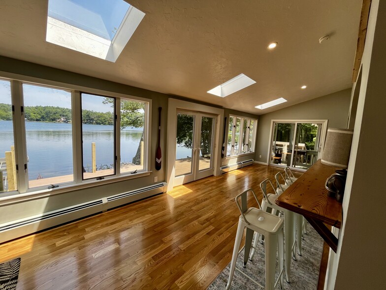 sunroom, overlooking the pond - 56 Goldfinch Ln