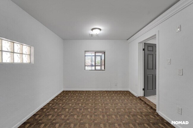 Building Photo - Spacious 3BR House in Phoenix