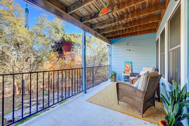 Building Photo - 358 Shady Bluff Dr