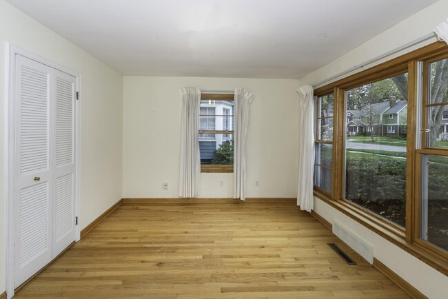 Building Photo - 1616 Morton Ave