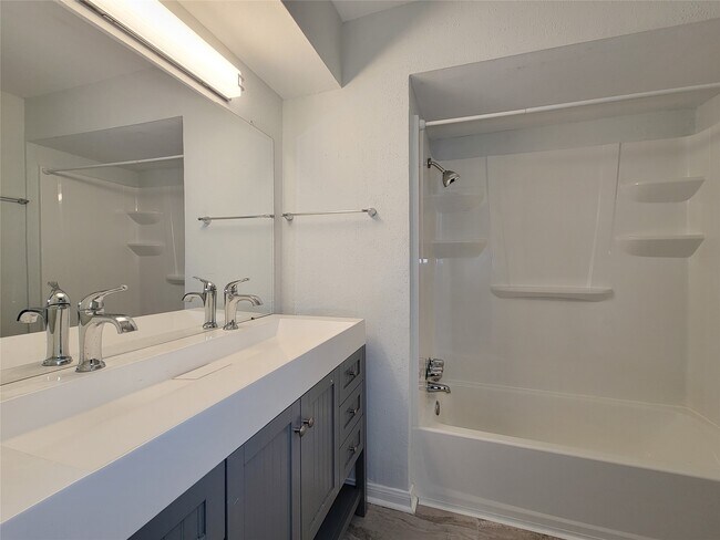 Building Photo - 20506 Laverton Dr