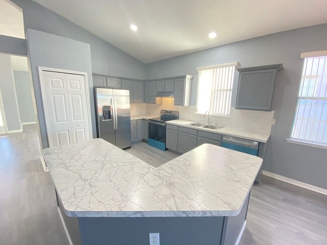 Building Photo - 13431 Meadow Bay Loop