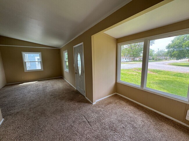 Building Photo - Spacious 3 Bedroom Home in Milan with Large Yard and Garage