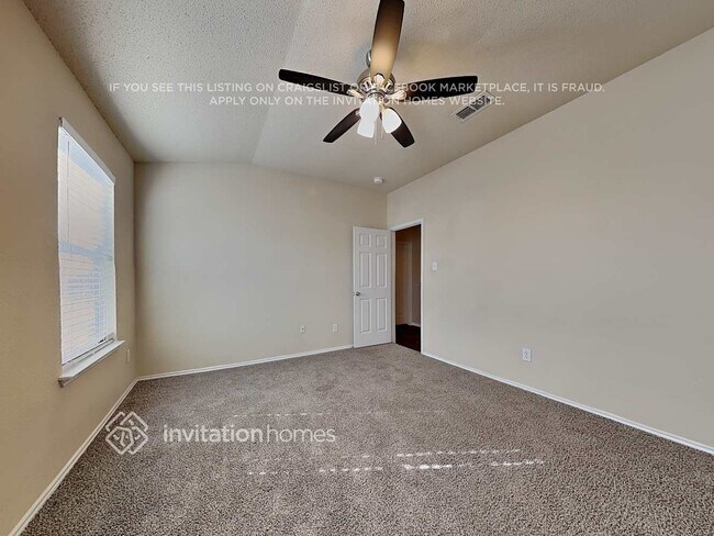 Building Photo - 2517 Buffalo Run