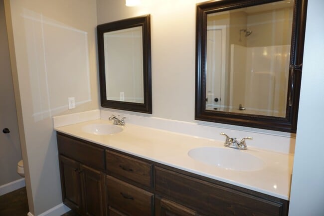 Building Photo - 210 Lake Dr