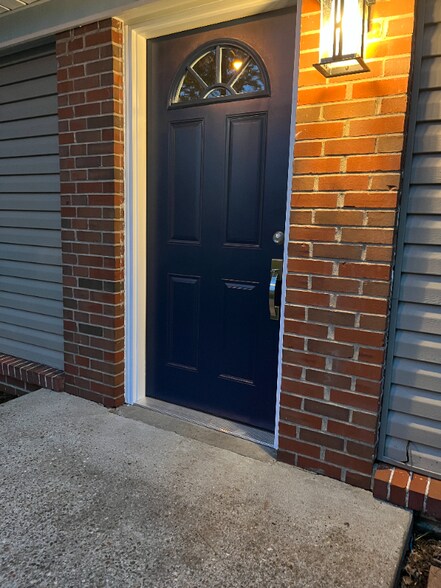 Building Photo - 5300 Mansfield Ct