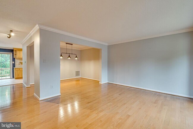 Building Photo - 8061 Sky Blue Dr