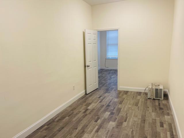 Building Photo - 2 bedroom in Glendale NY 11385