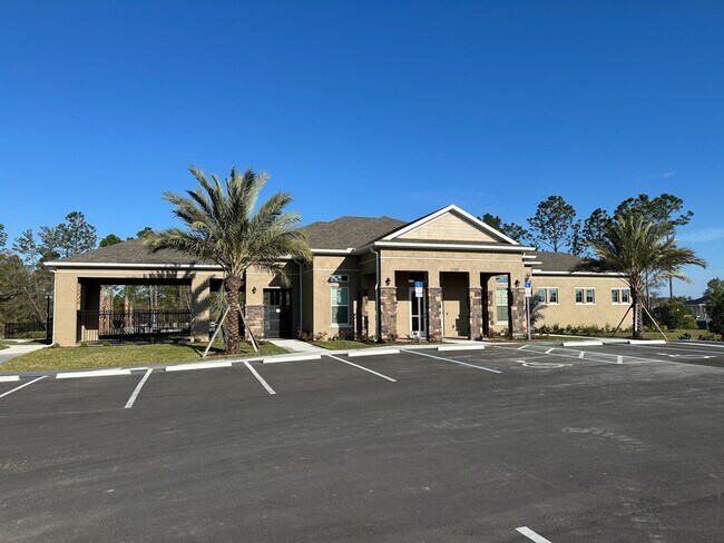 Building Photo - Fresh, new, and ready for you! Community POOL!