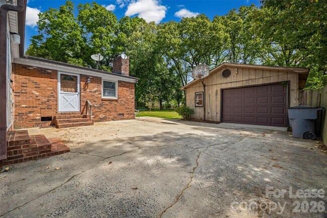 Building Photo - 4827 Harcourt Ln