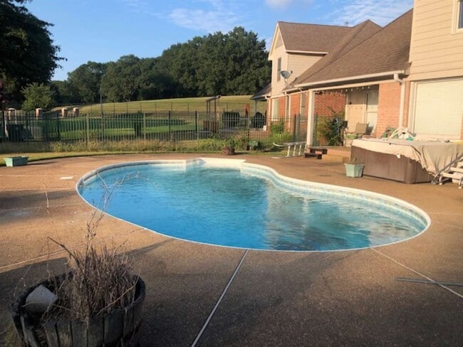 Building Photo - 3931 Muirfield Dr