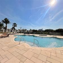 Building Photo - 300 S Pointe Dr