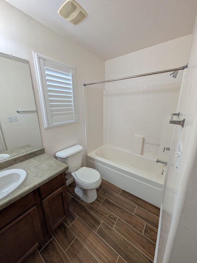 Building Photo - 3200 S Jensen Ct