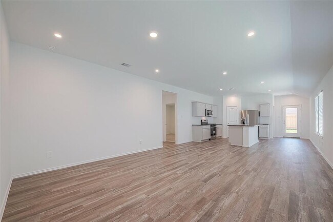 Building Photo - 5734 Avalon Woods Dr
