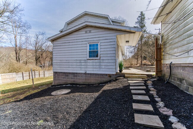 Building Photo - 1332 Lacka Trl