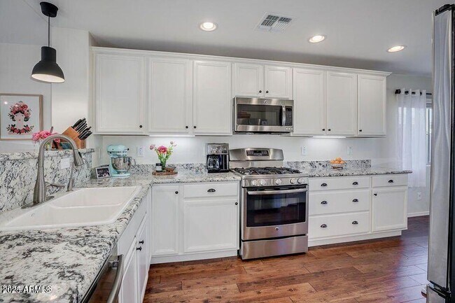 Building Photo - 7958 S Sorrell Ln