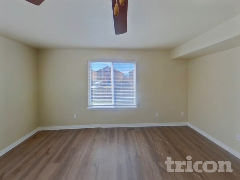 Building Photo - 9899 Silver Stirrup Dr