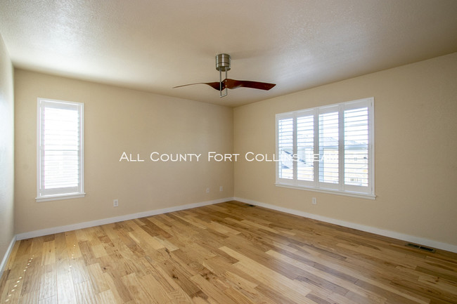 Building Photo - Like-New Town Home in Harvest Park