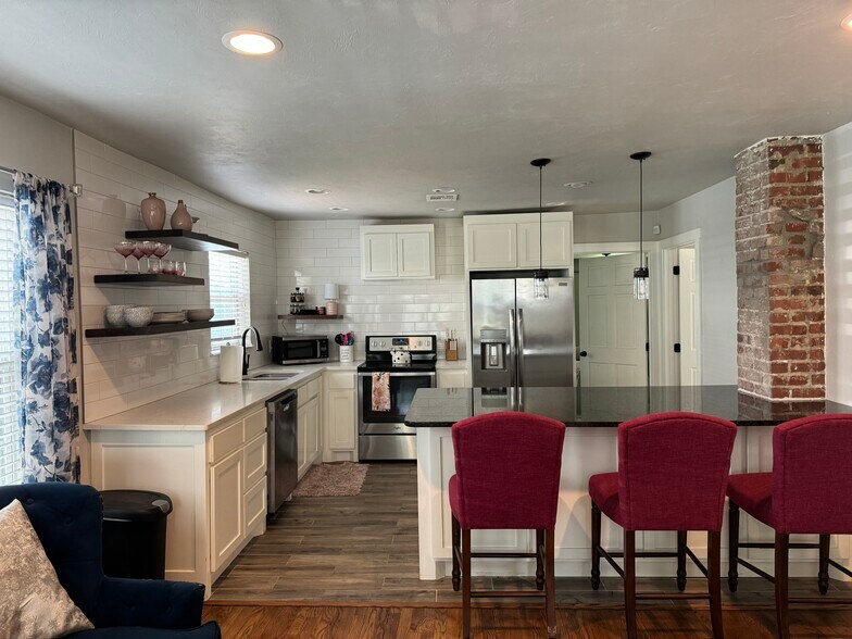 Building Photo - 1529 NW 46th St