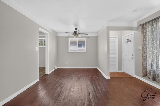Building Photo - 3 bedroom - 1 bath - Lincoln Park- $1,600