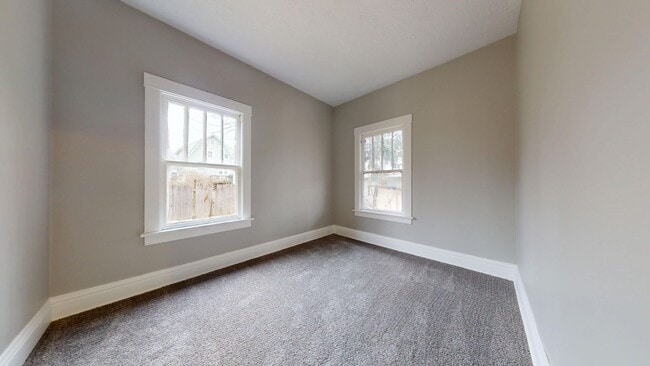 Building Photo - 4 Bedroom in Mansfield Schools!