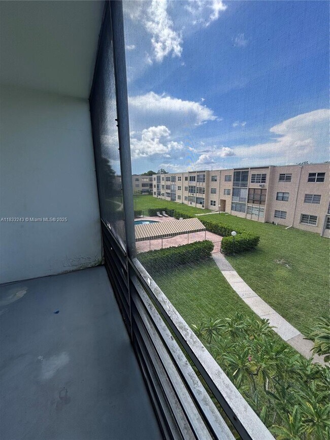 Building Photo - 201 Berkley Rd