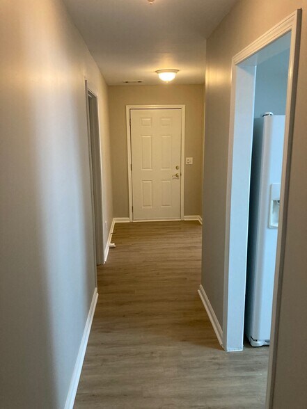 Building Photo - 2328 Leacroft Way