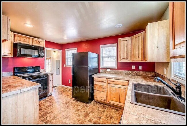 Building Photo - 1713 W Boise Ave