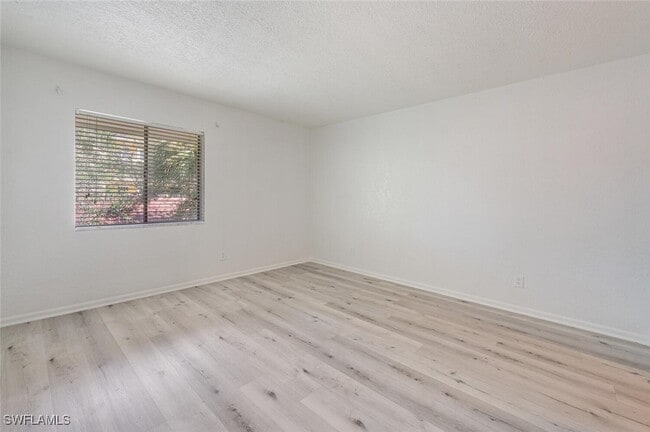 Building Photo - 4603 Bayshore Dr