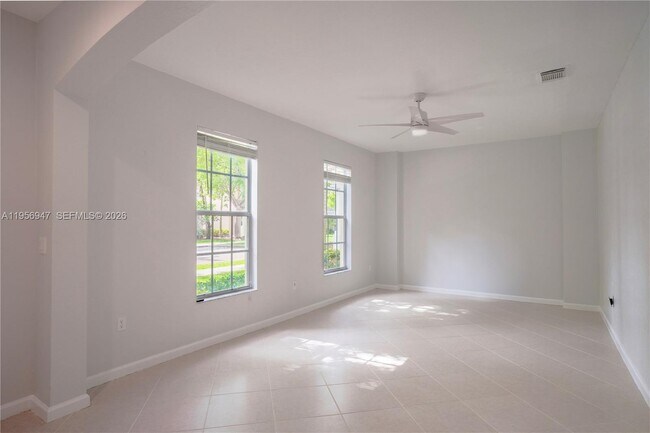 Building Photo - 1518 Fenton Dr