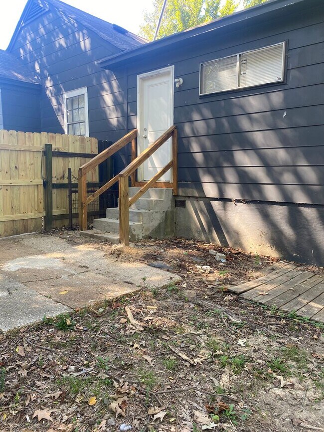 Building Photo - Beautifully Updated 3-Bedroom, 2-Bath Home...