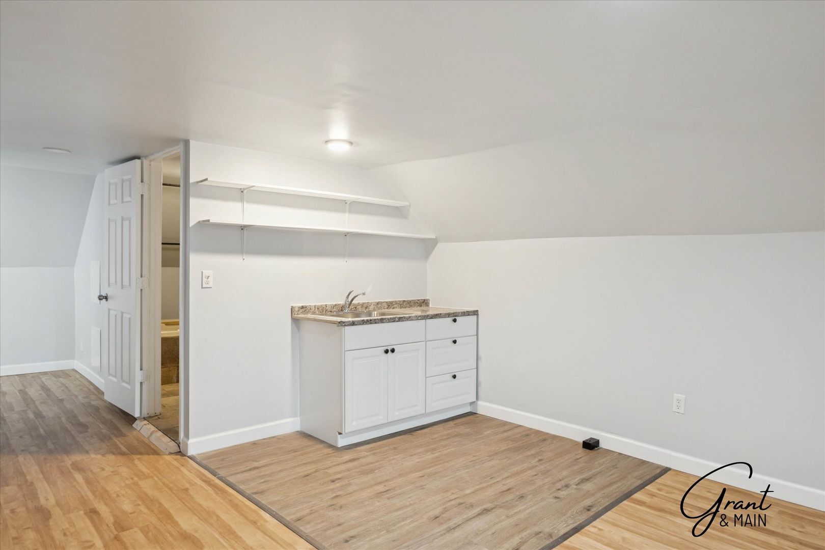 Building Photo - 1613 Virginia Park St